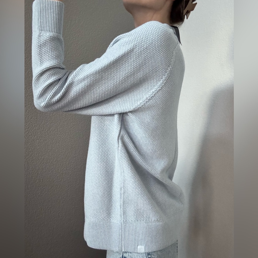 lululemon athletica Men’s Crewneck Sweater - Light Blue - Picture 4 of 11
